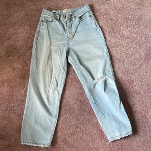 Women’s Universal Thread Goods Light Wash Jeans Vintage Straight size 6/28R